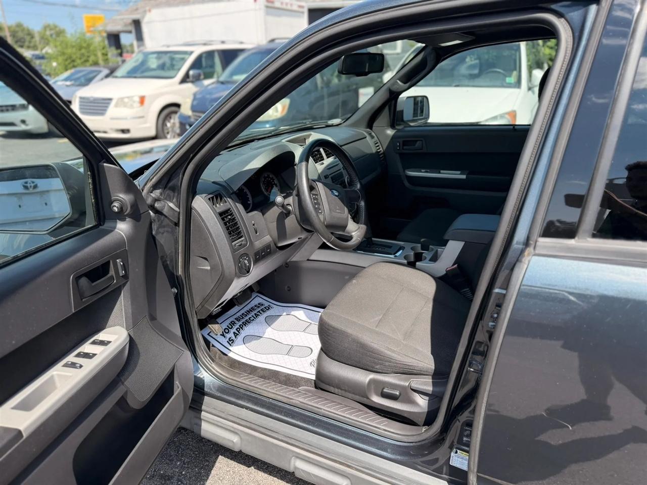 Ford Escape XLT FWD V6 2009
