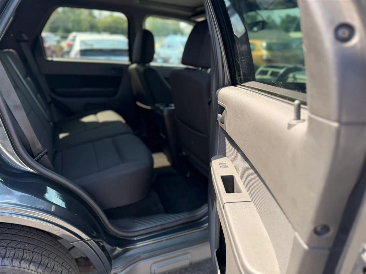 Ford Escape XLT FWD V6 2009