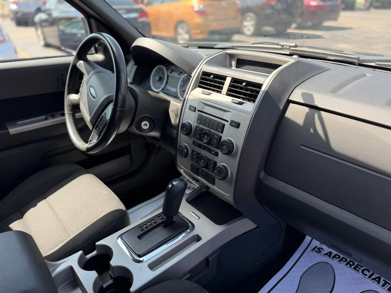 Ford Escape XLT FWD V6 2009
