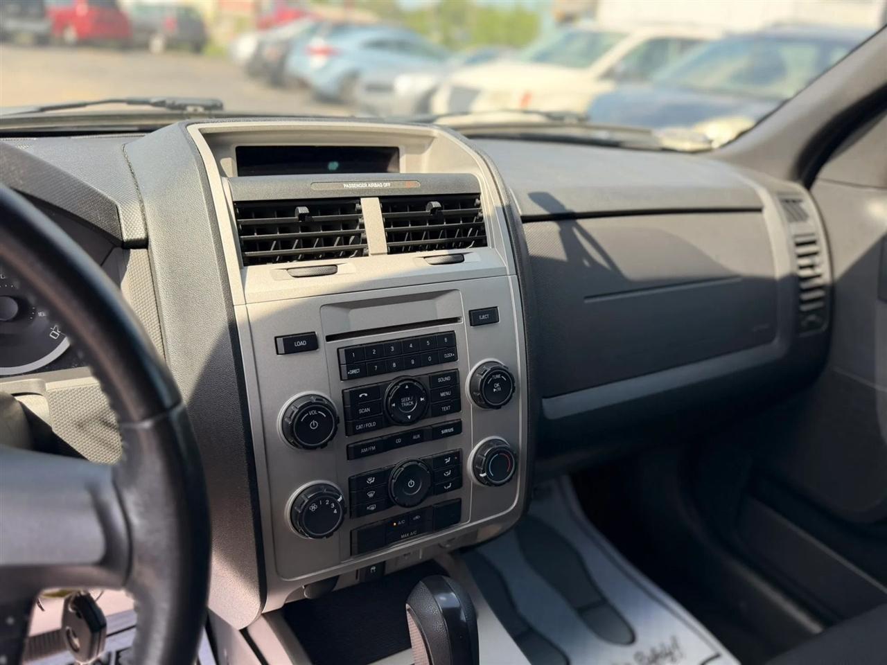 Ford Escape XLT FWD V6 2009