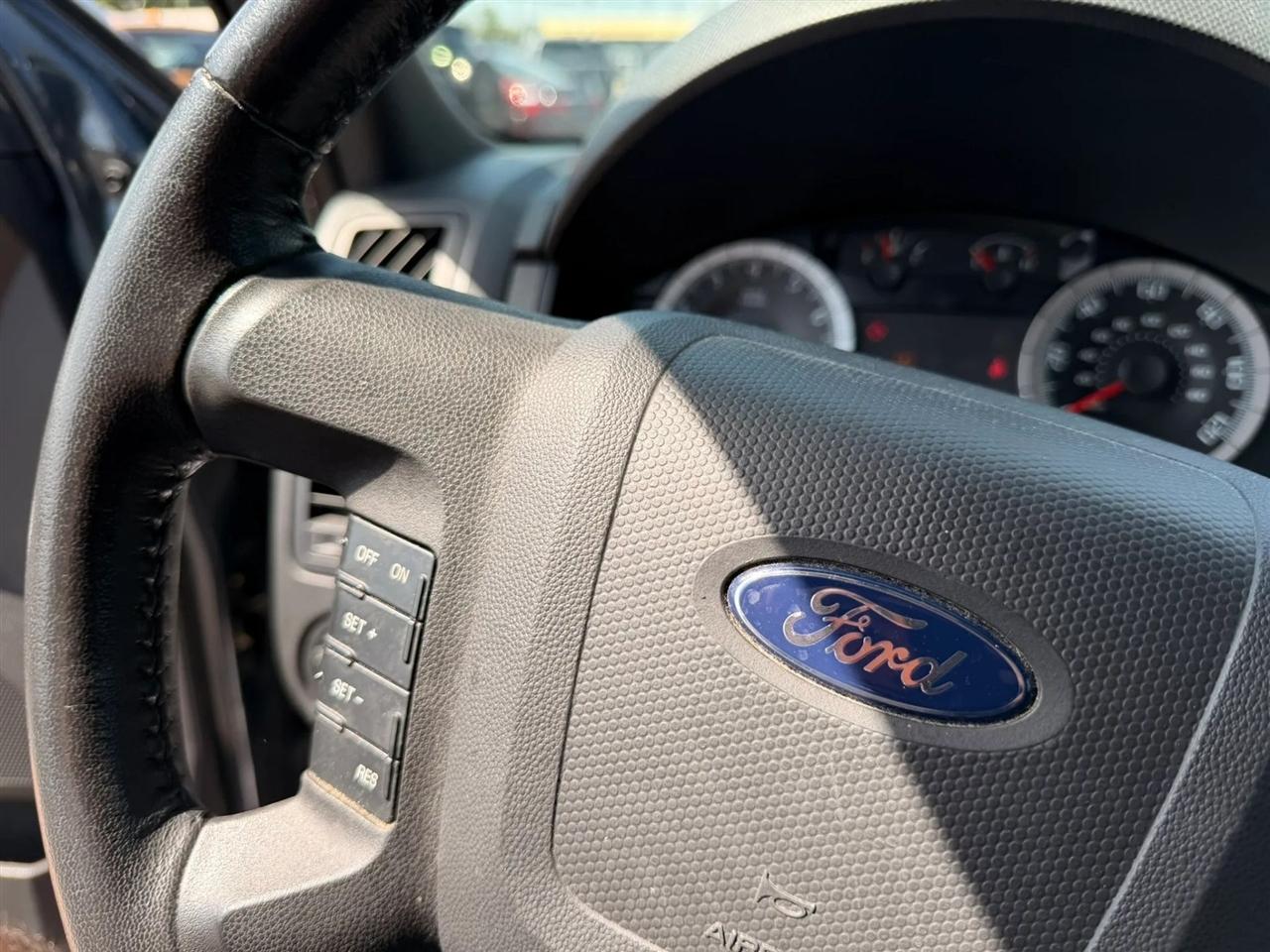Ford Escape XLT FWD V6 2009