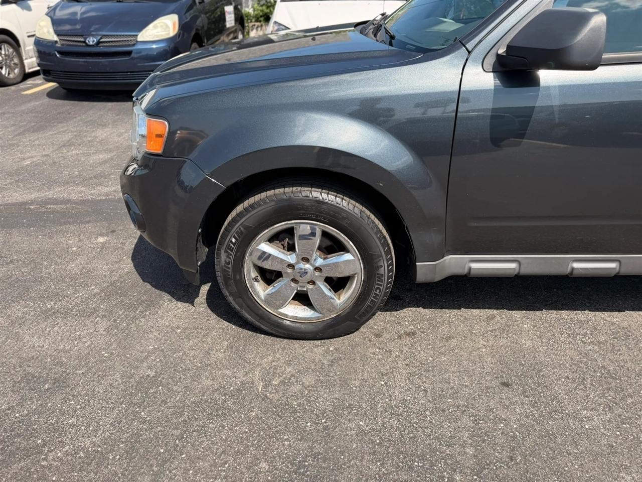Ford Escape XLT FWD V6 2009