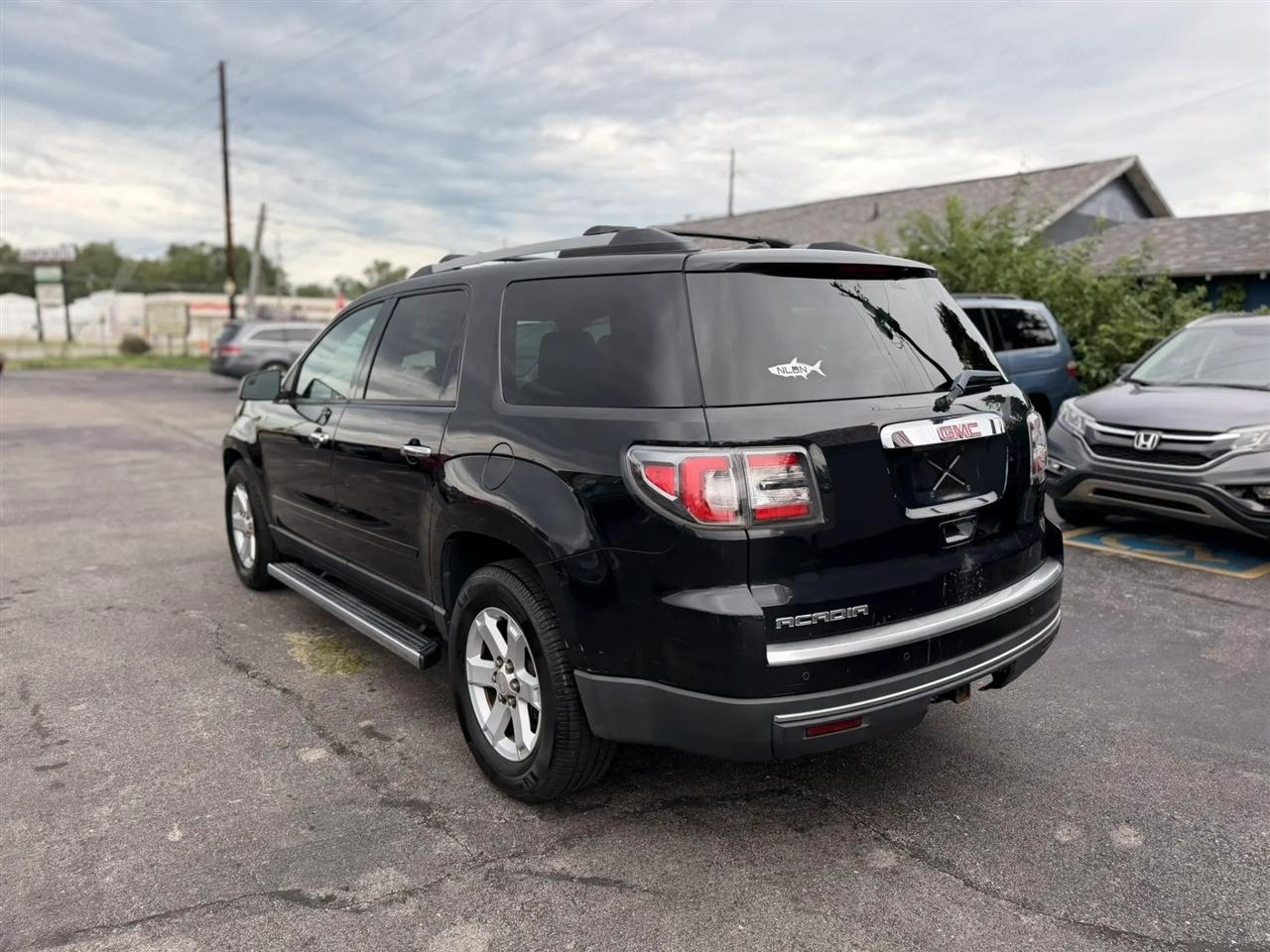 GMC Acadia SLE-2 FWD 2013