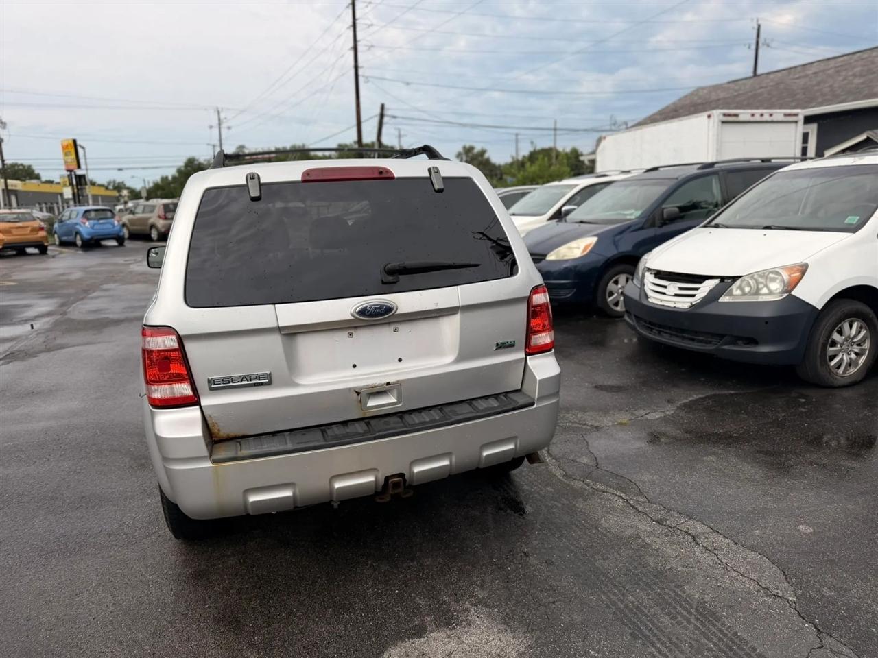 Ford Escape XLT FWD 2010