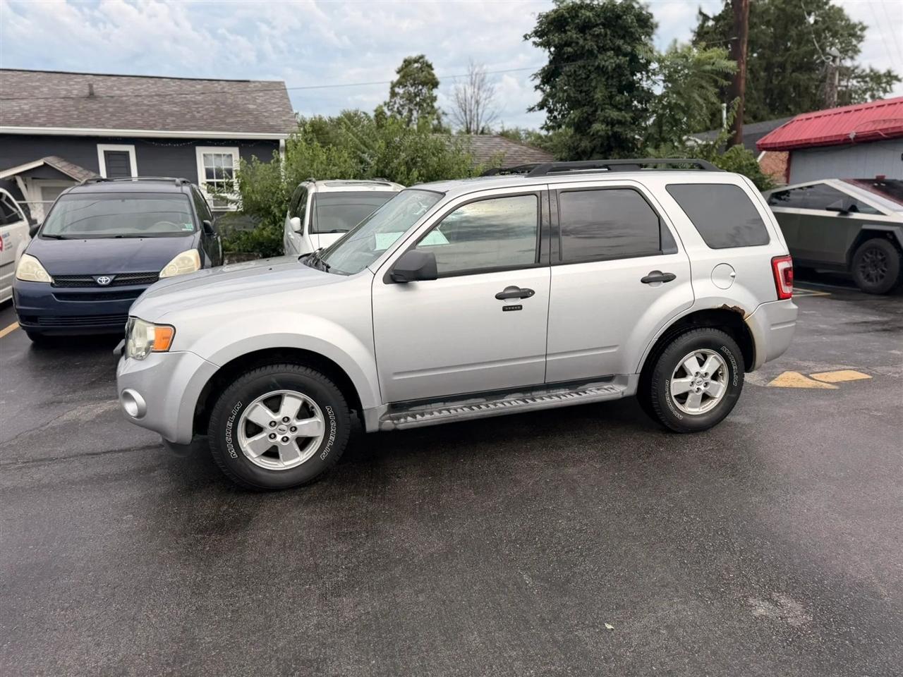 Ford Escape XLT FWD 2010
