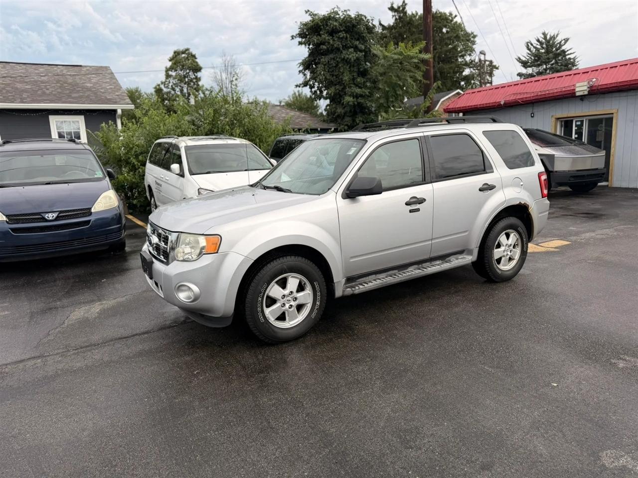 Ford Escape XLT FWD 2010