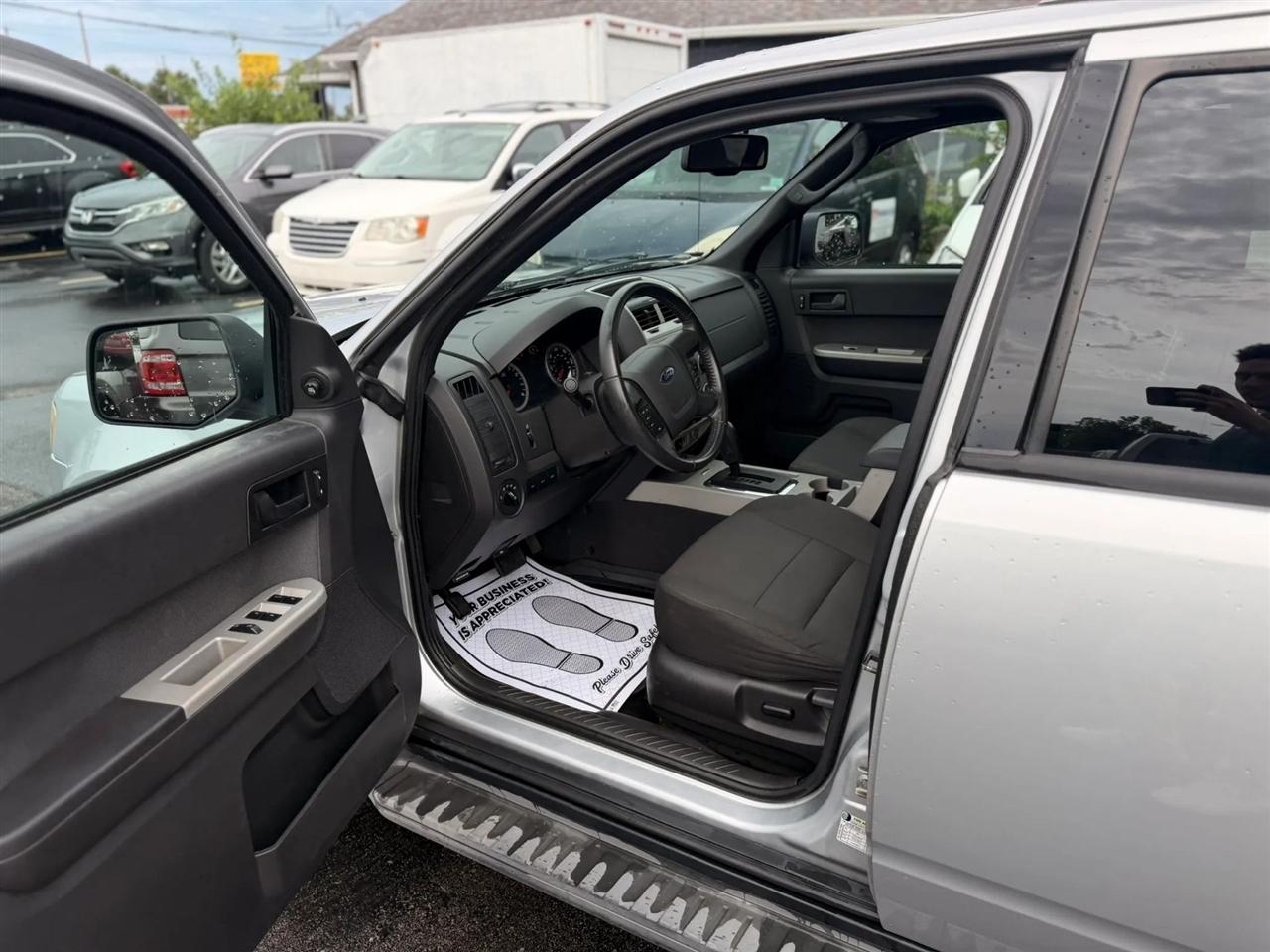 Ford Escape XLT FWD 2010