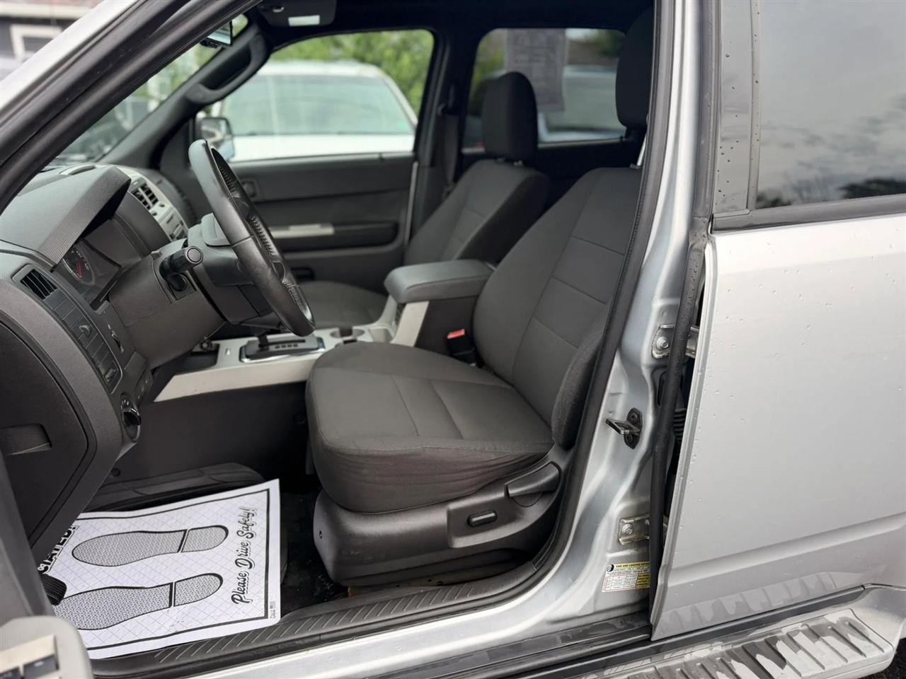 Ford Escape XLT FWD 2010