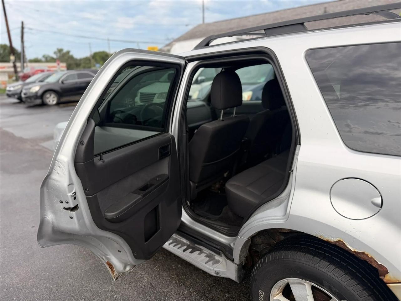 Ford Escape XLT FWD 2010