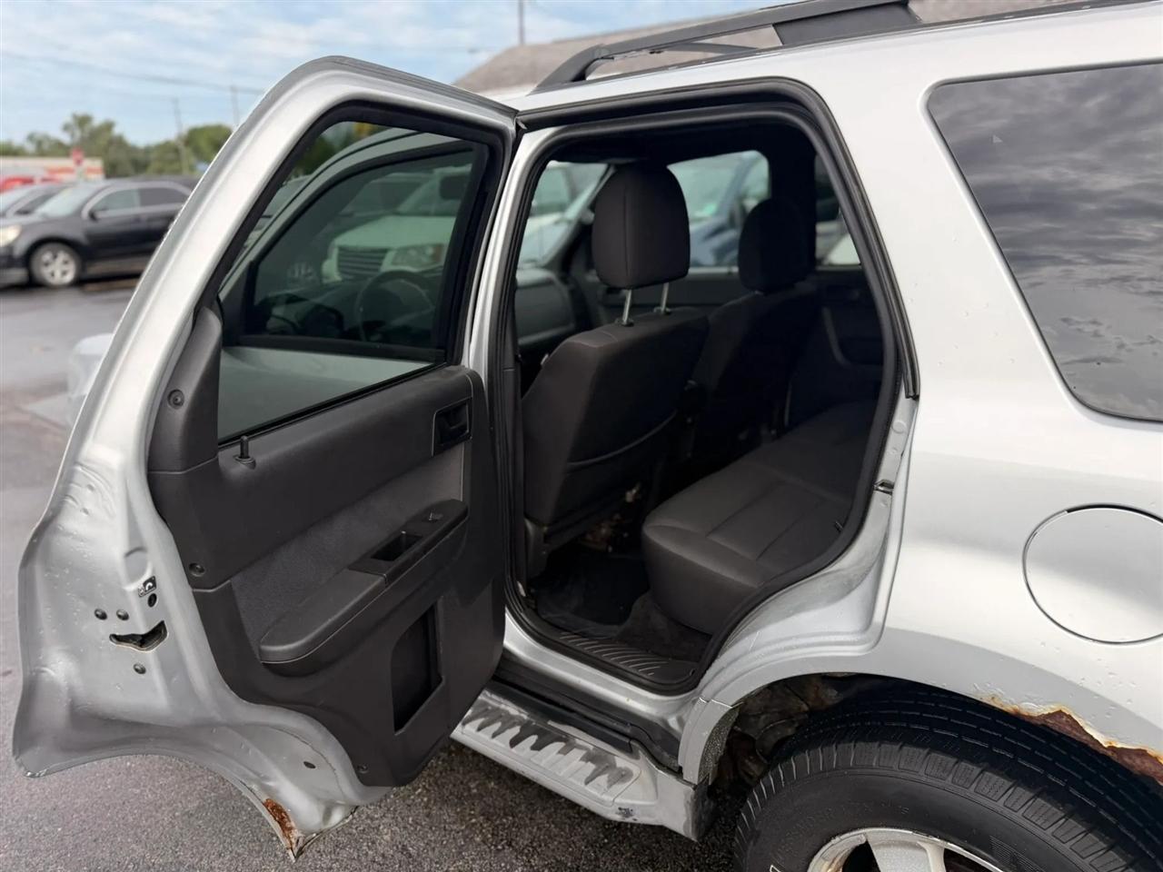 Ford Escape XLT FWD 2010
