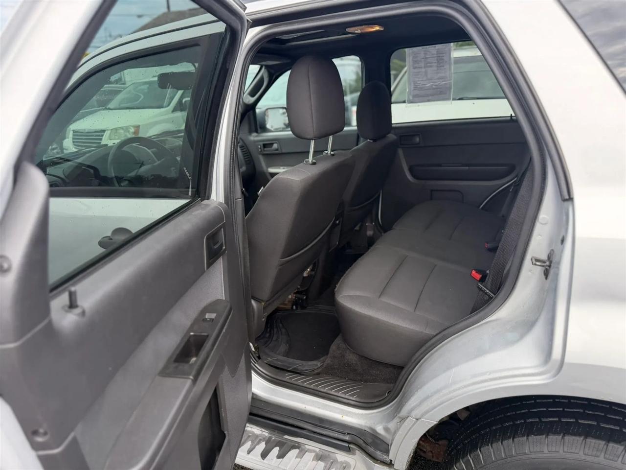 Ford Escape XLT FWD 2010