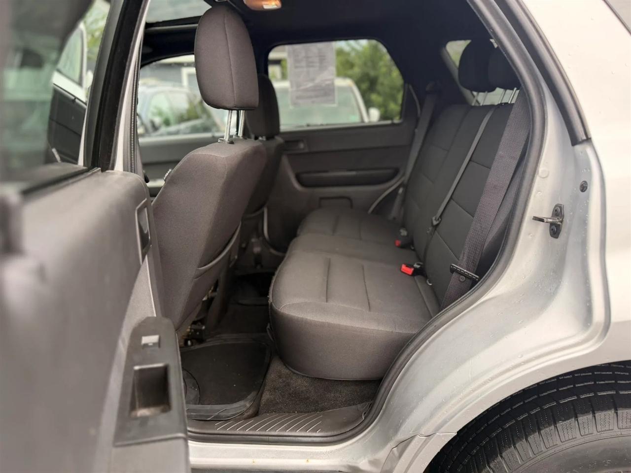 Ford Escape XLT FWD 2010