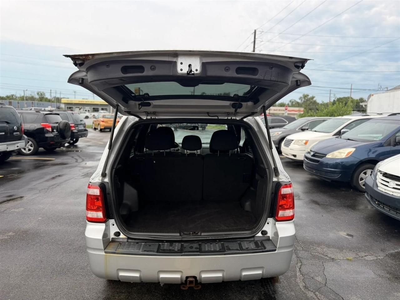 Ford Escape XLT FWD 2010