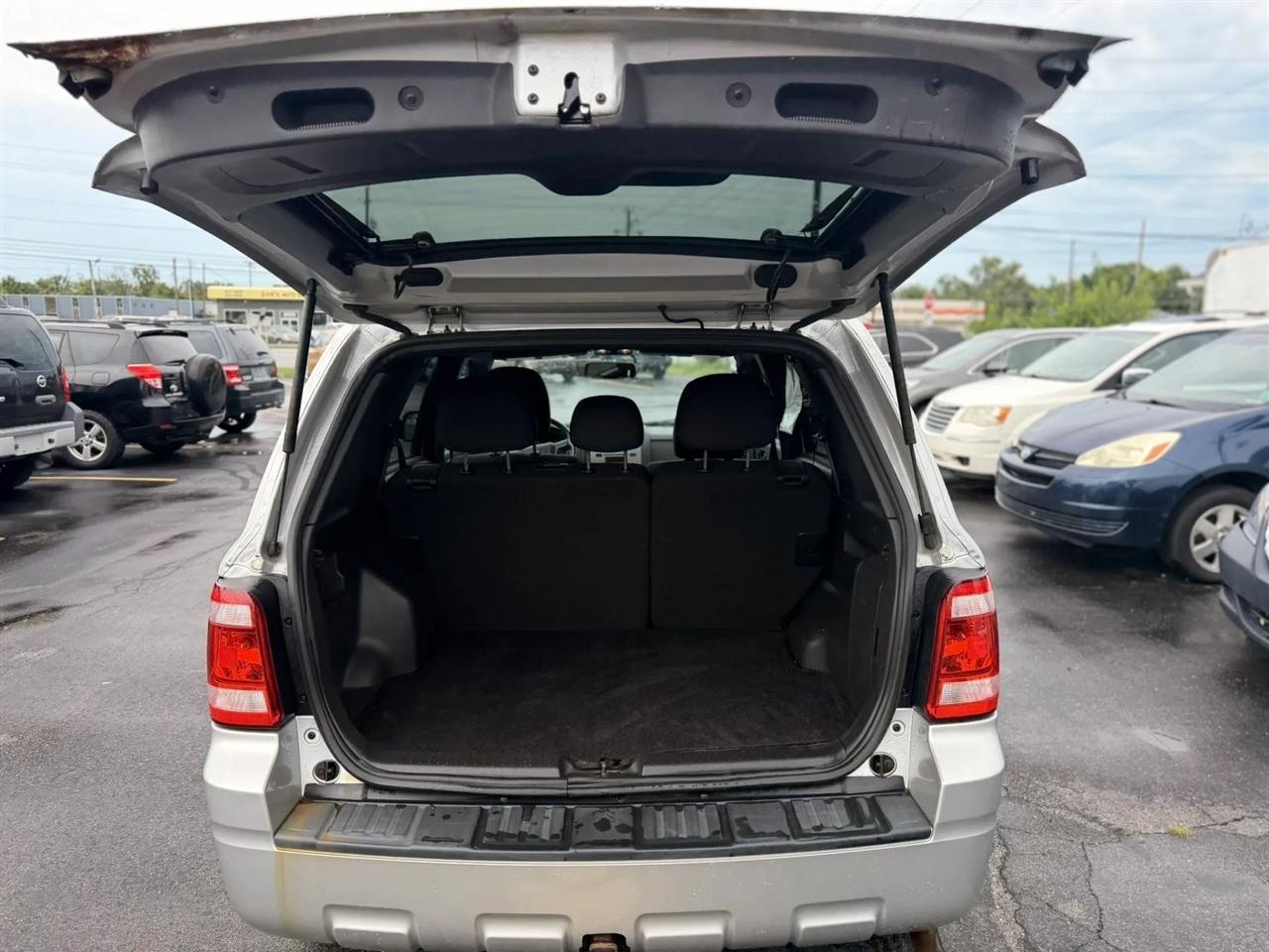 Ford Escape XLT FWD 2010