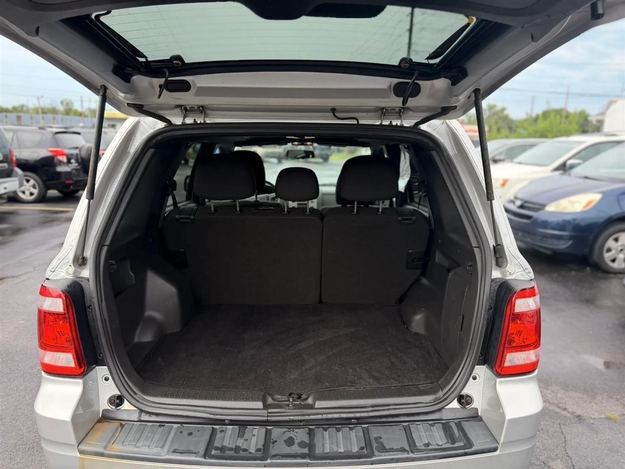 Ford Escape XLT FWD 2010