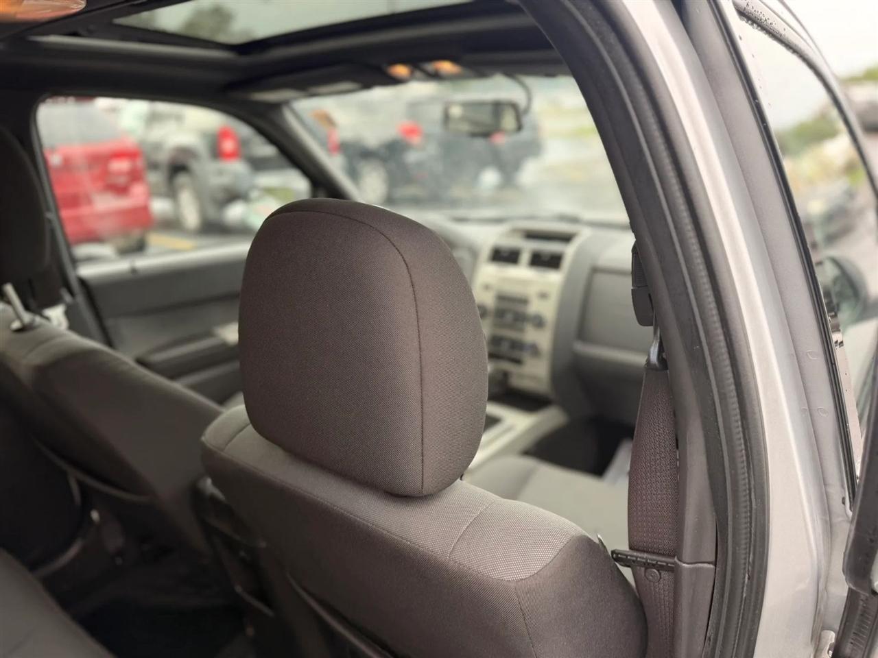 Ford Escape XLT FWD 2010