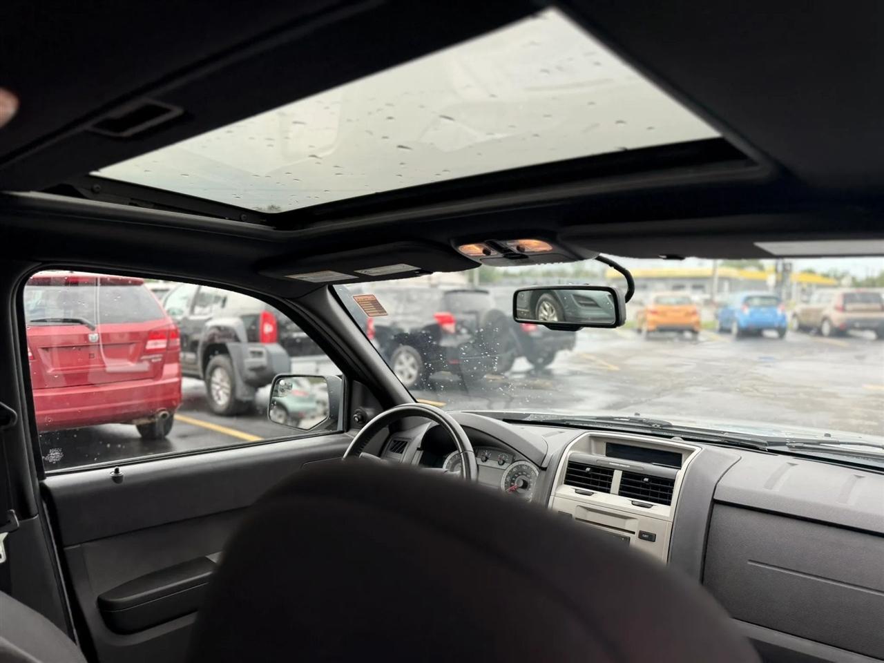 Ford Escape XLT FWD 2010