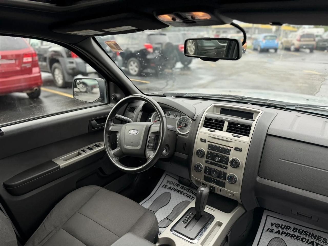 Ford Escape XLT FWD 2010