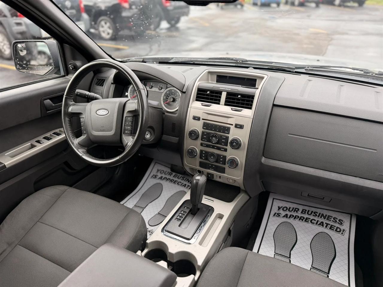 Ford Escape XLT FWD 2010