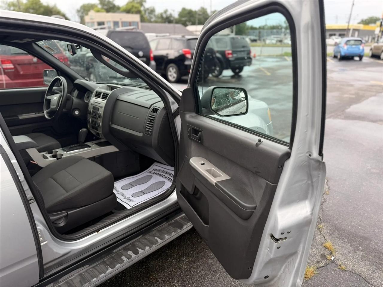 Ford Escape XLT FWD 2010