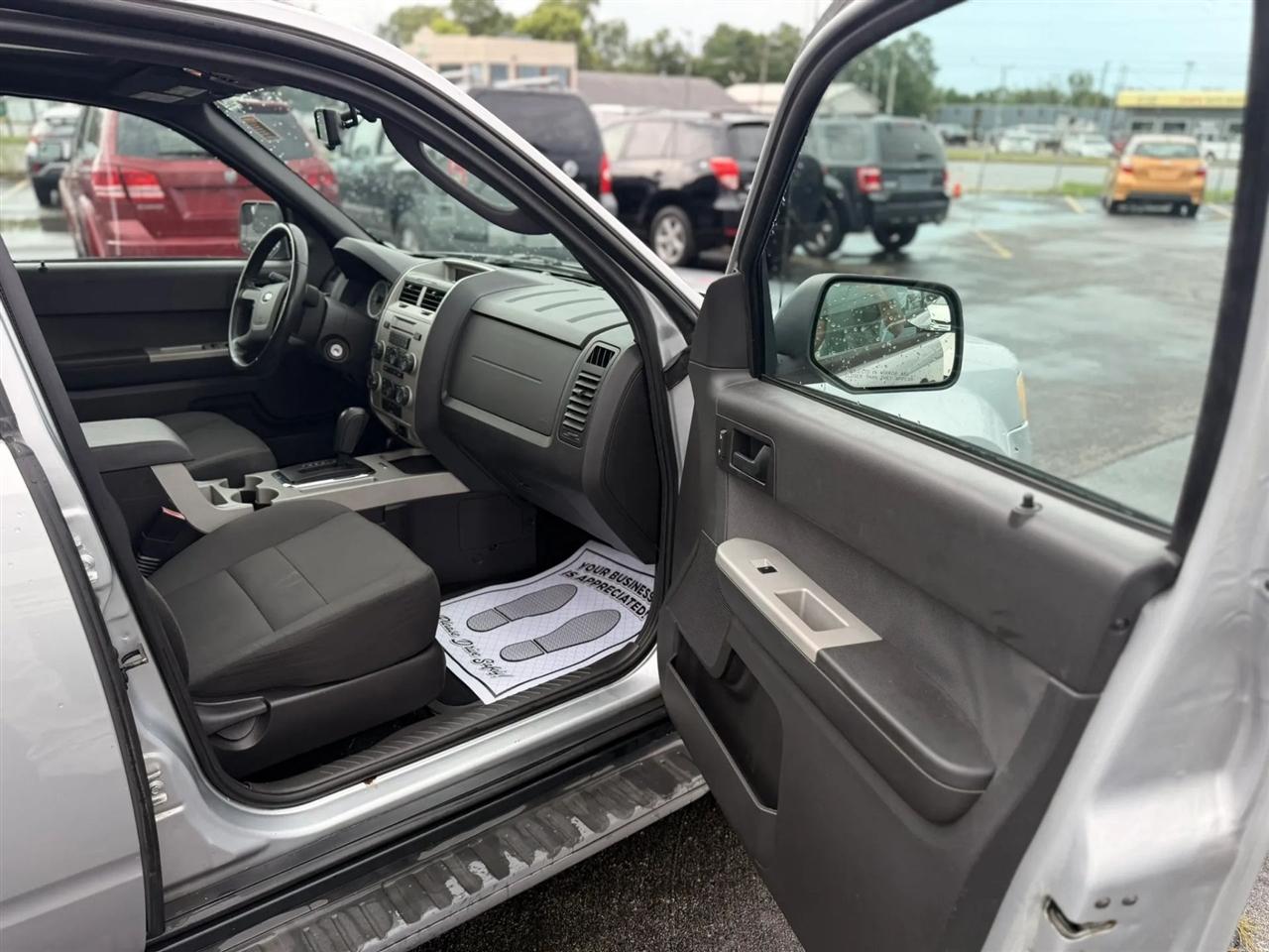 Ford Escape XLT FWD 2010