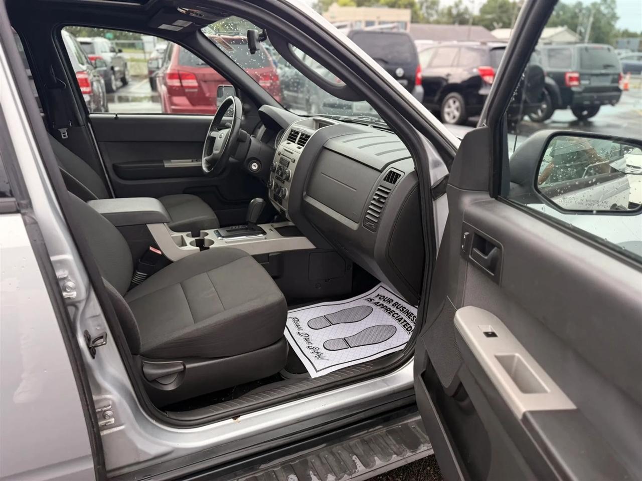 Ford Escape XLT FWD 2010