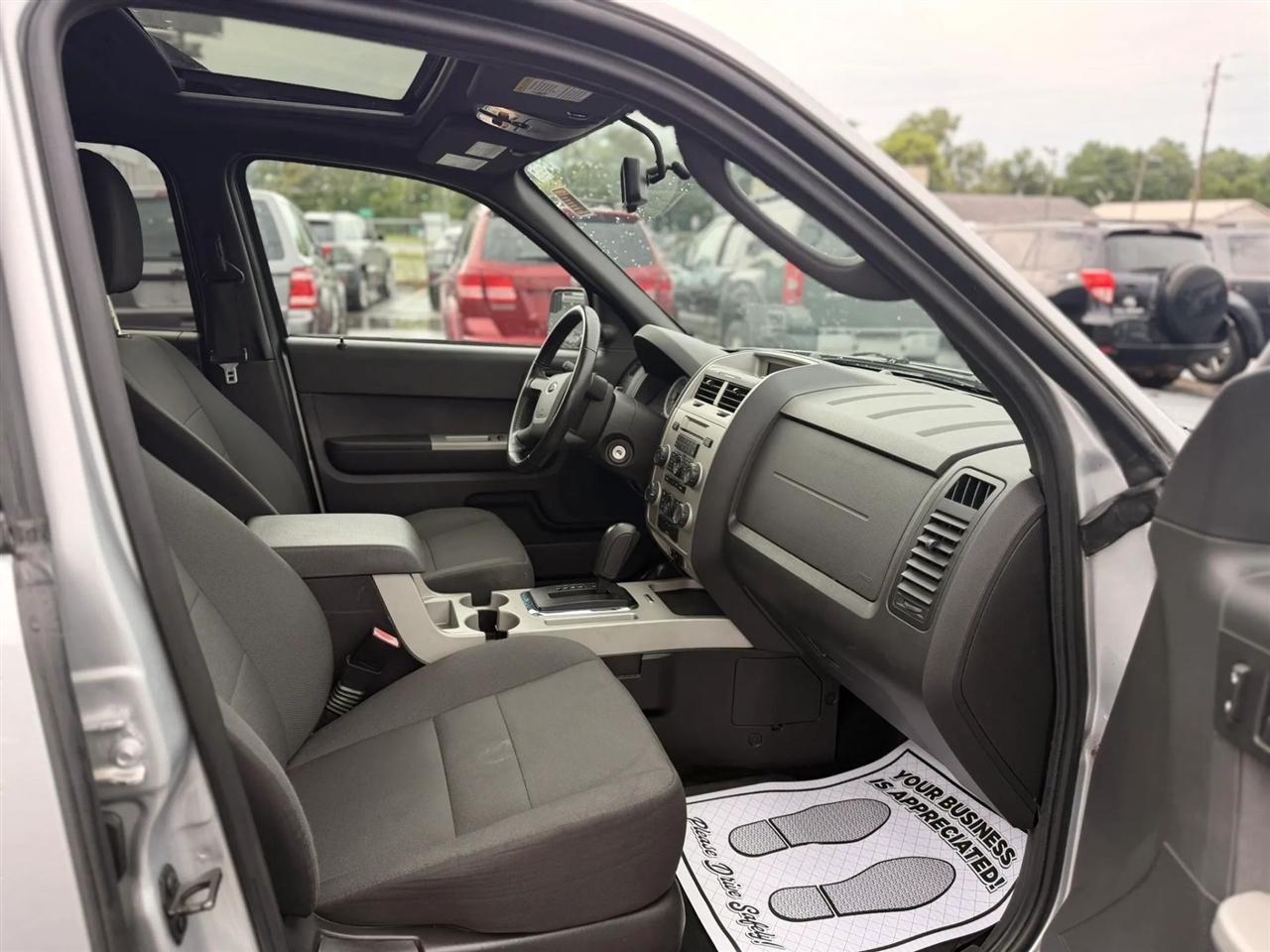 Ford Escape XLT FWD 2010