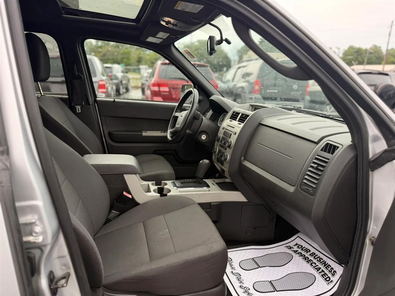 Ford Escape XLT FWD 2010