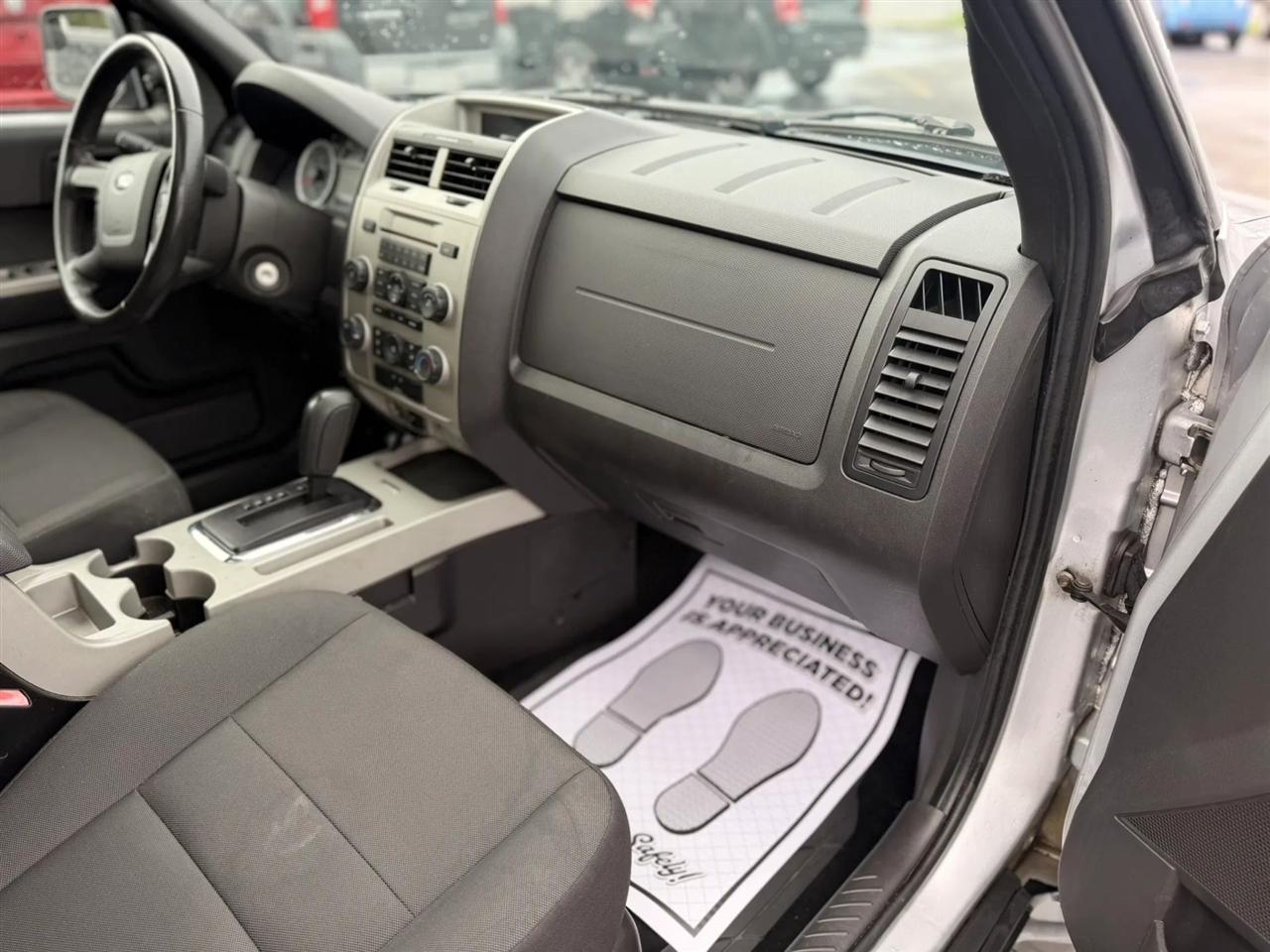 Ford Escape XLT FWD 2010