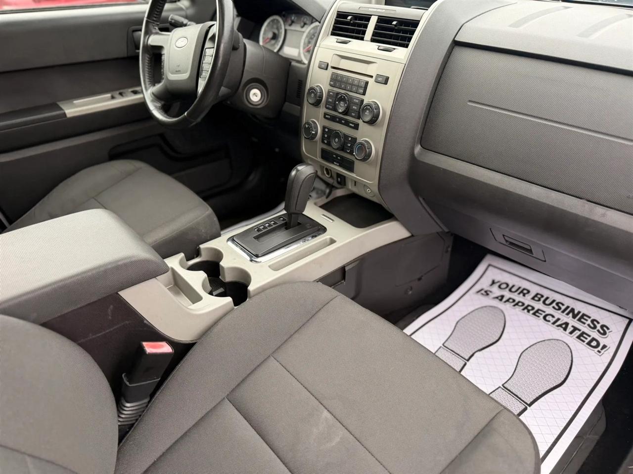 Ford Escape XLT FWD 2010