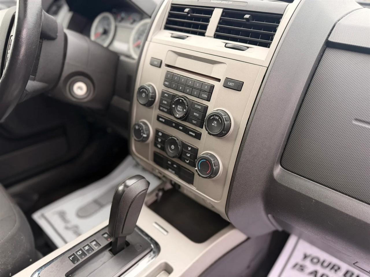 Ford Escape XLT FWD 2010