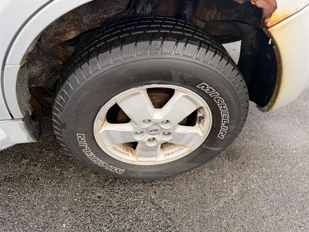 Ford Escape XLT FWD 2010