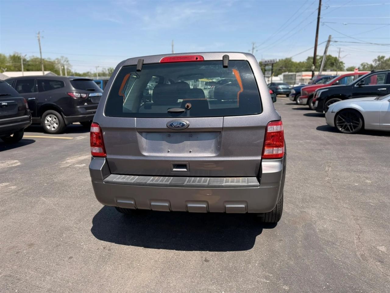 Ford Escape XLS FWD 2012