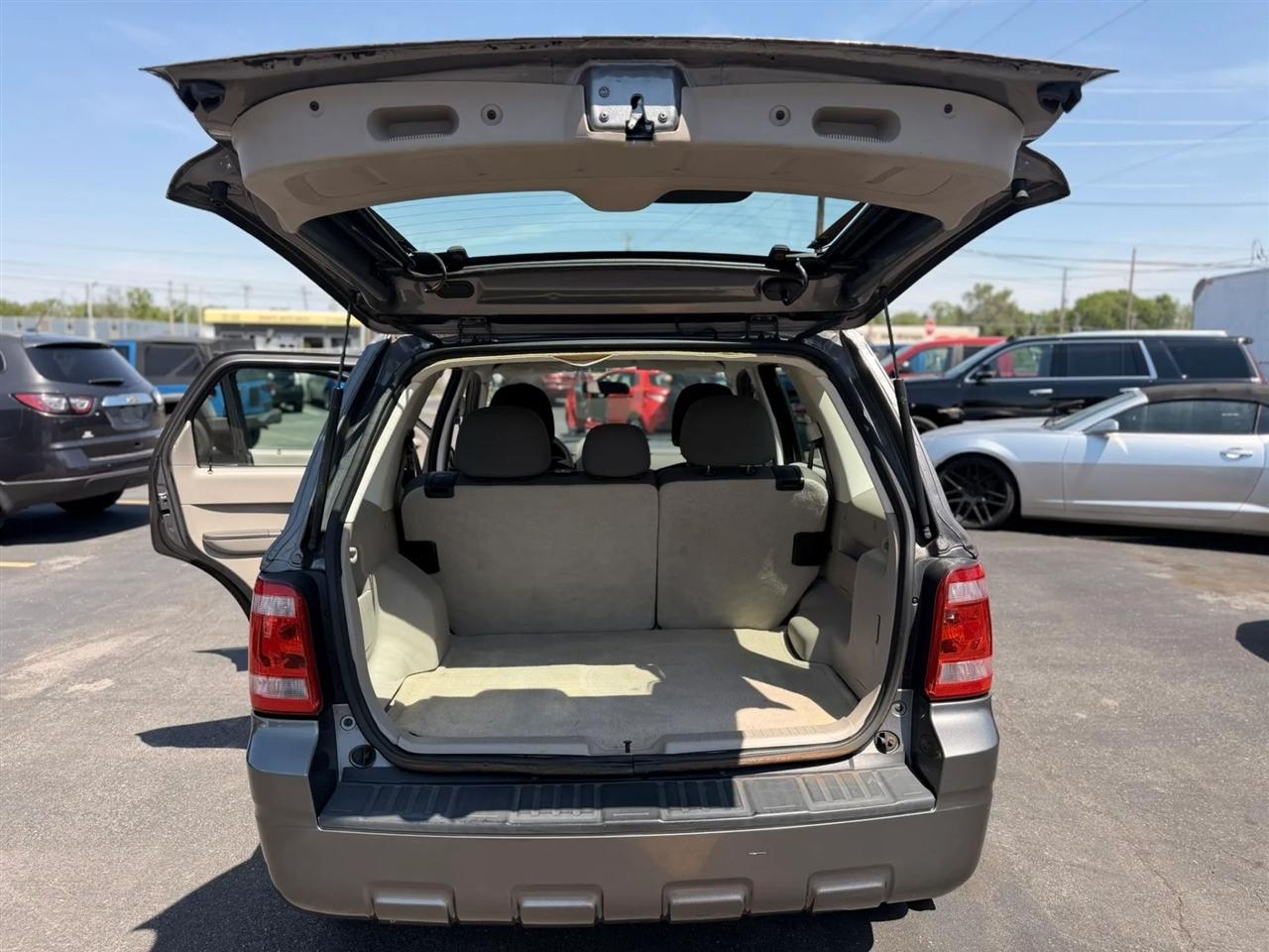 Ford Escape XLS FWD 2012