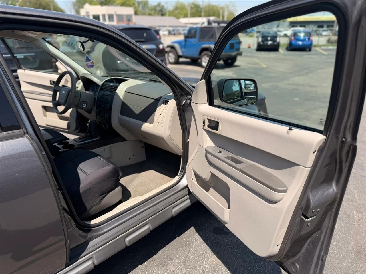 Ford Escape XLS FWD 2012