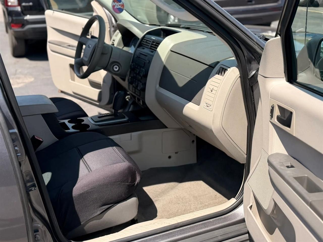 Ford Escape XLS FWD 2012