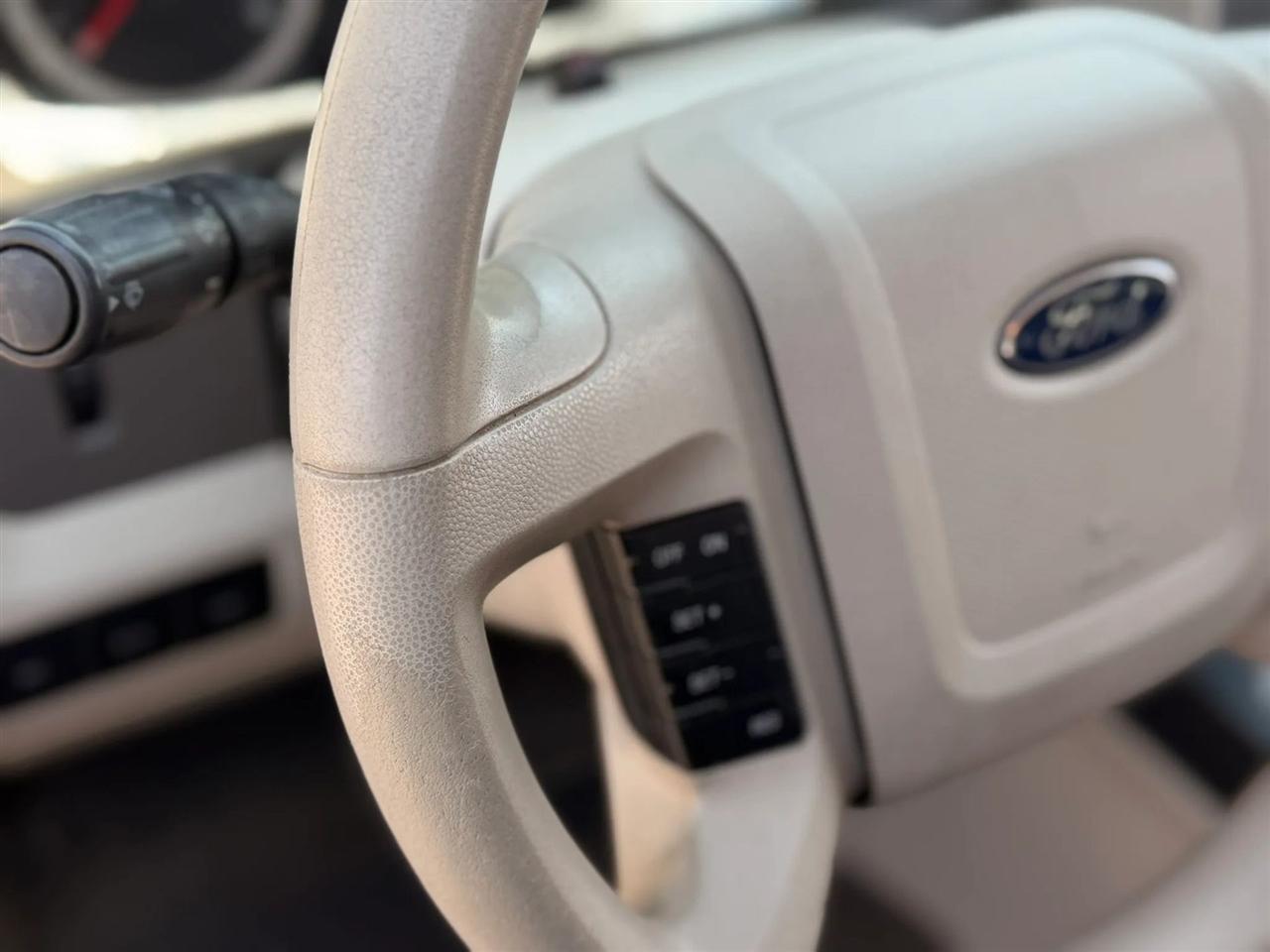 Ford Escape XLS FWD 2012