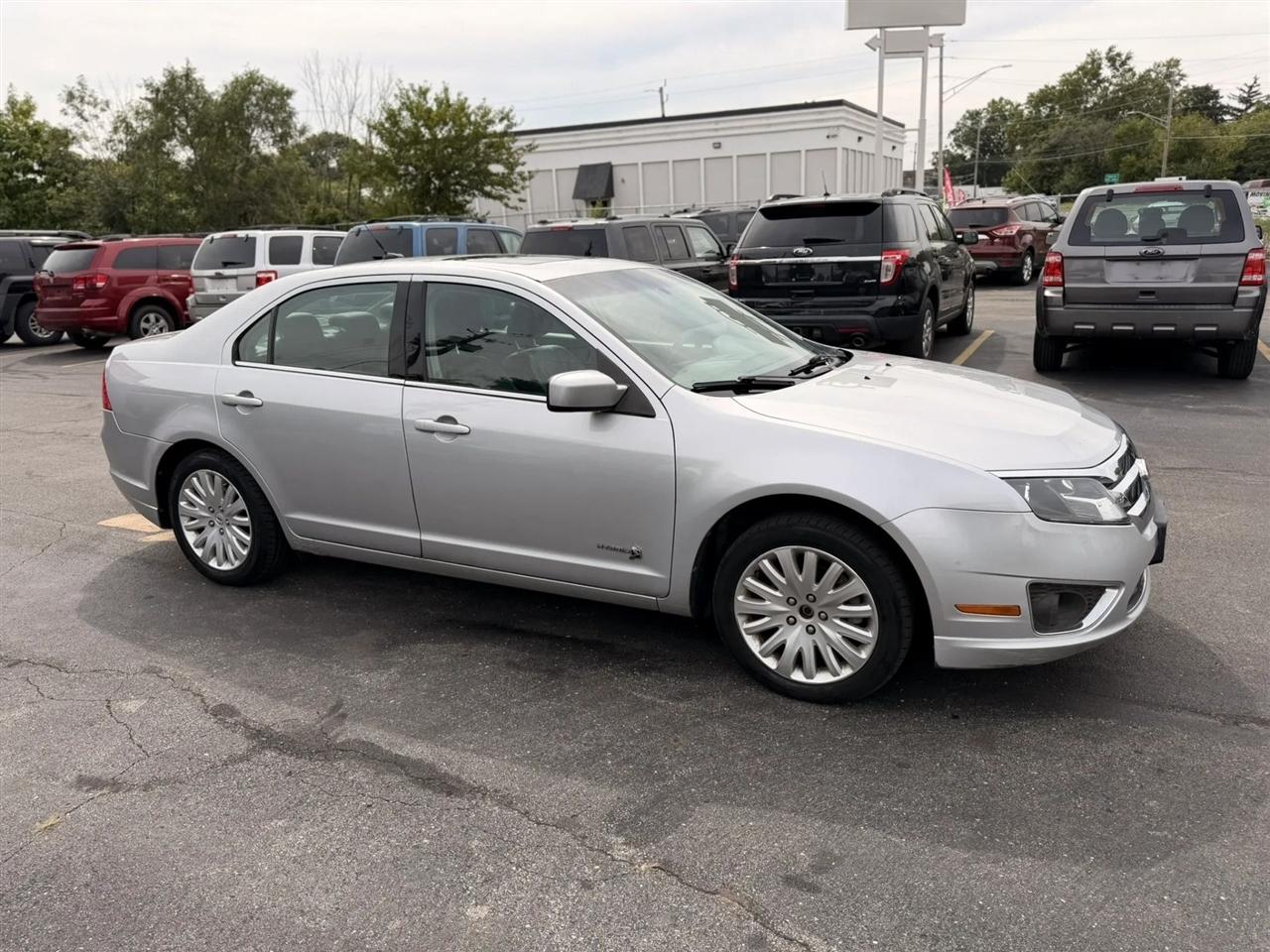 Ford Fusion Hybrid Sedan 2010