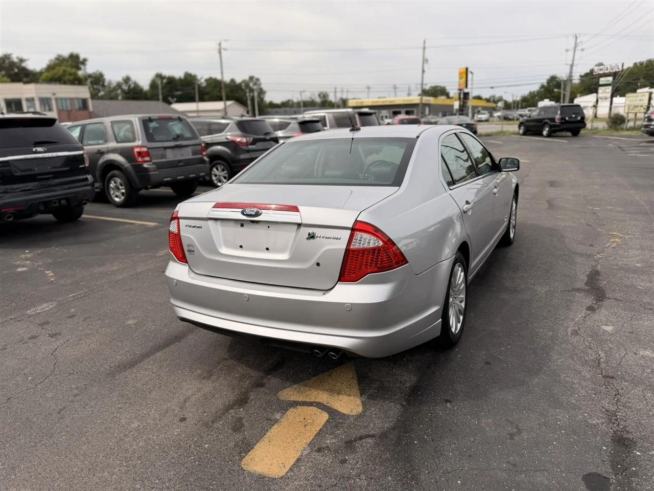 Ford Fusion Hybrid Sedan 2010