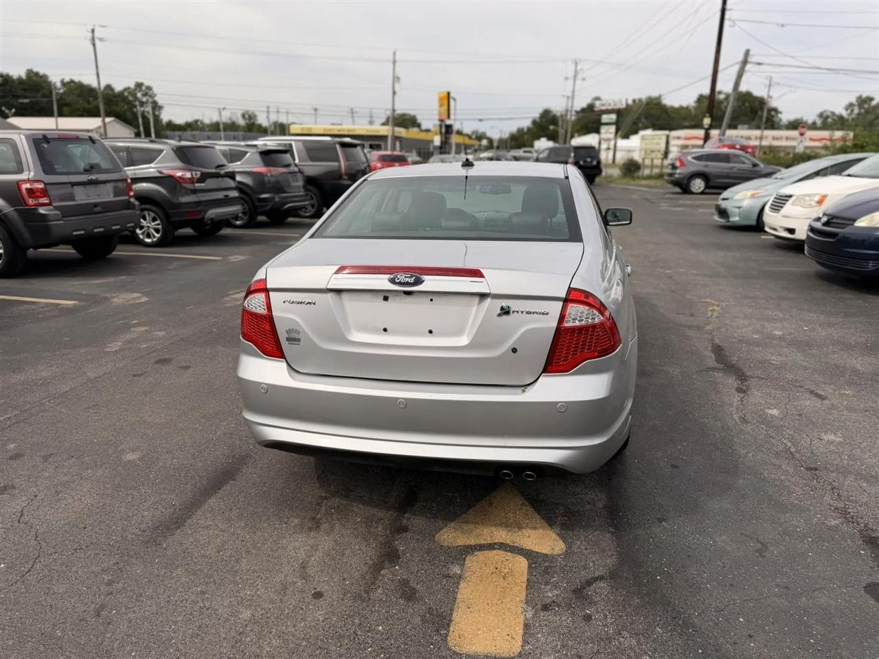 Ford Fusion Hybrid Sedan 2010