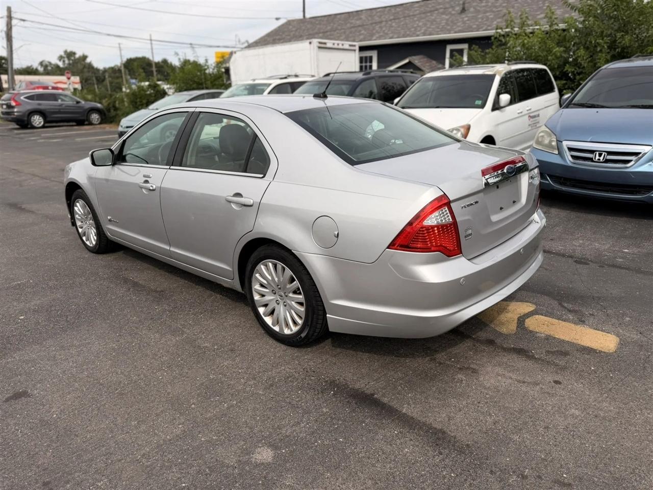 Ford Fusion Hybrid Sedan 2010