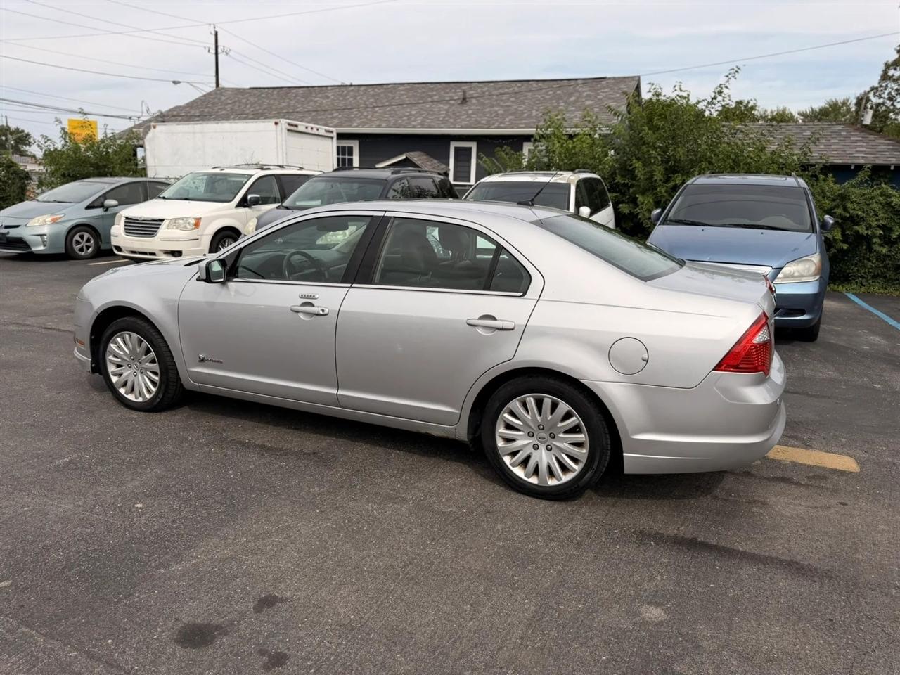 Ford Fusion Hybrid Sedan 2010