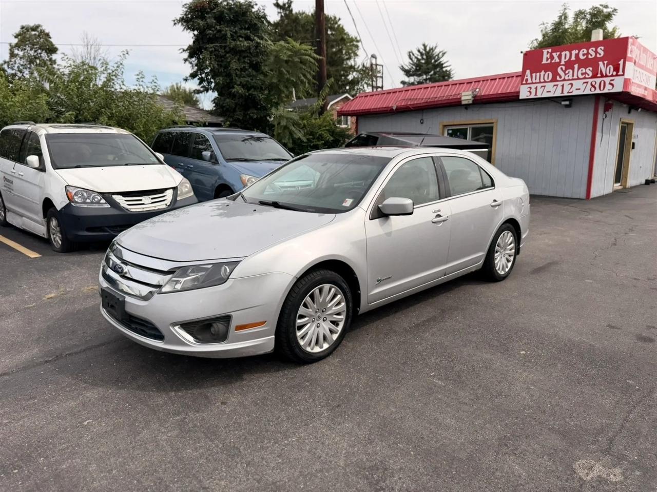 Ford Fusion Hybrid Sedan 2010
