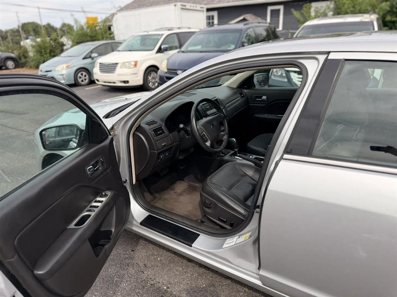 Ford Fusion Hybrid Sedan 2010