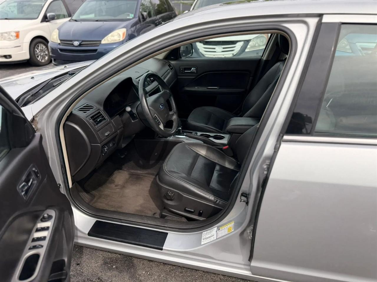 Ford Fusion Hybrid Sedan 2010