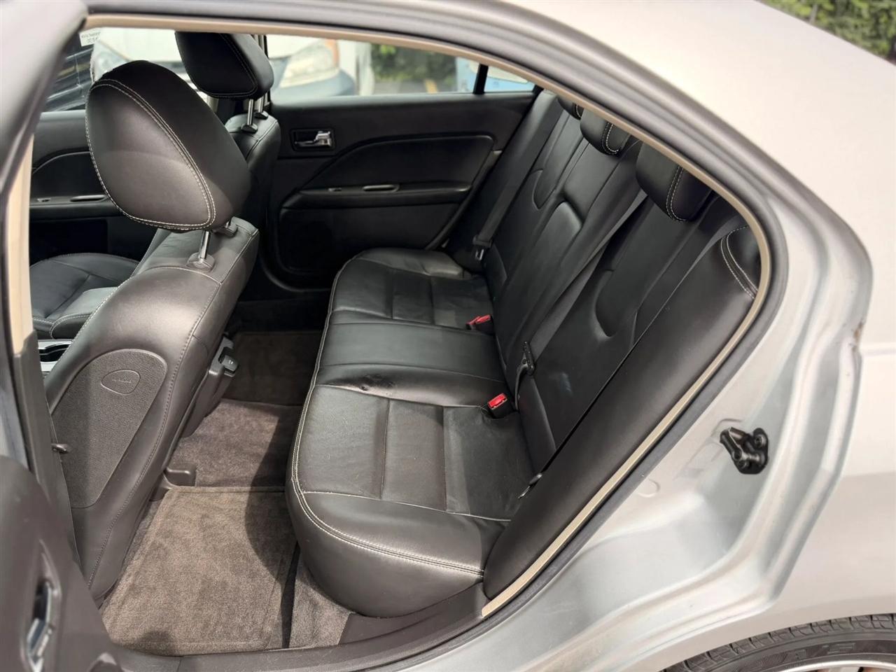 Ford Fusion Hybrid Sedan 2010