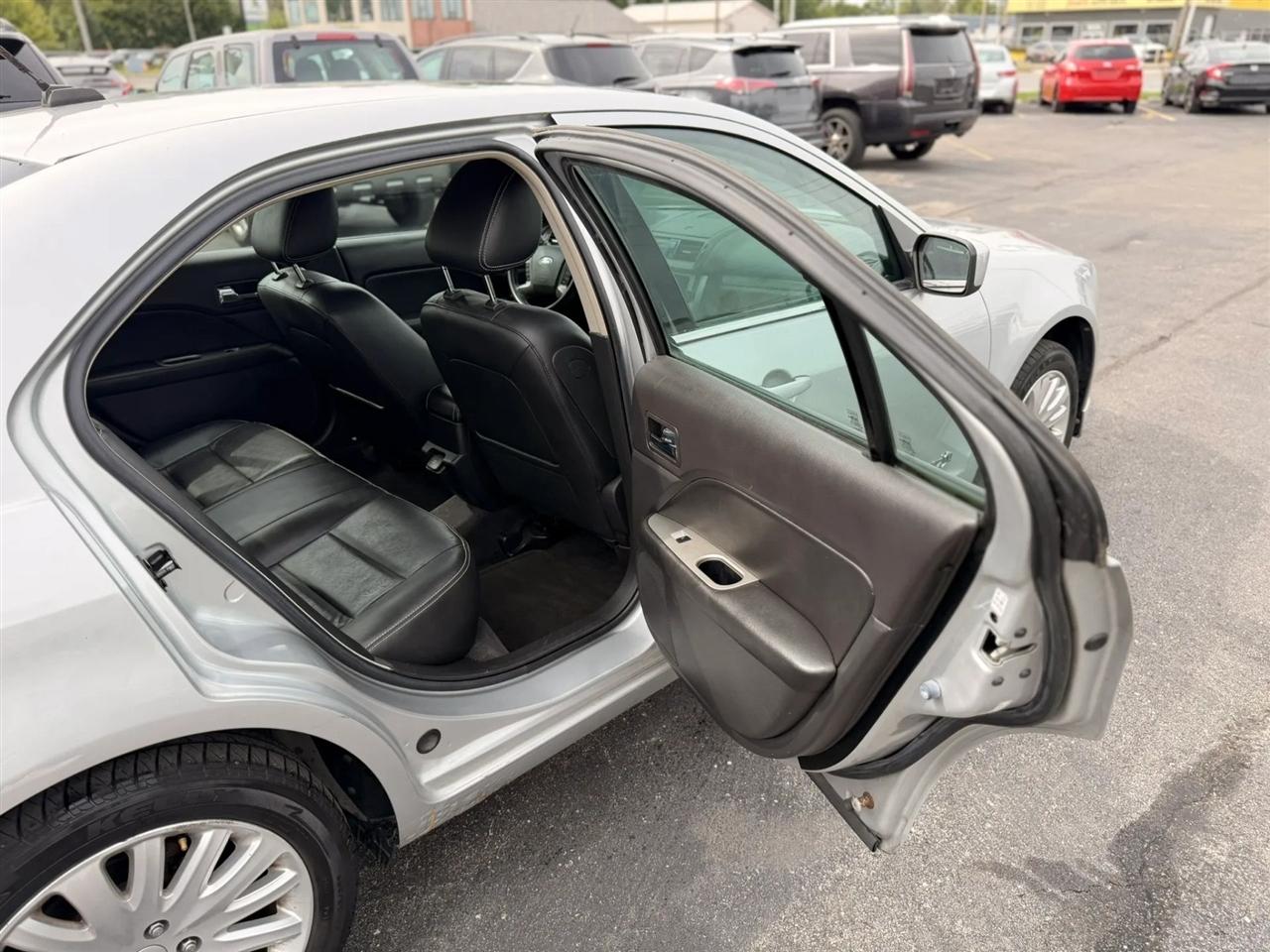 Ford Fusion Hybrid Sedan 2010