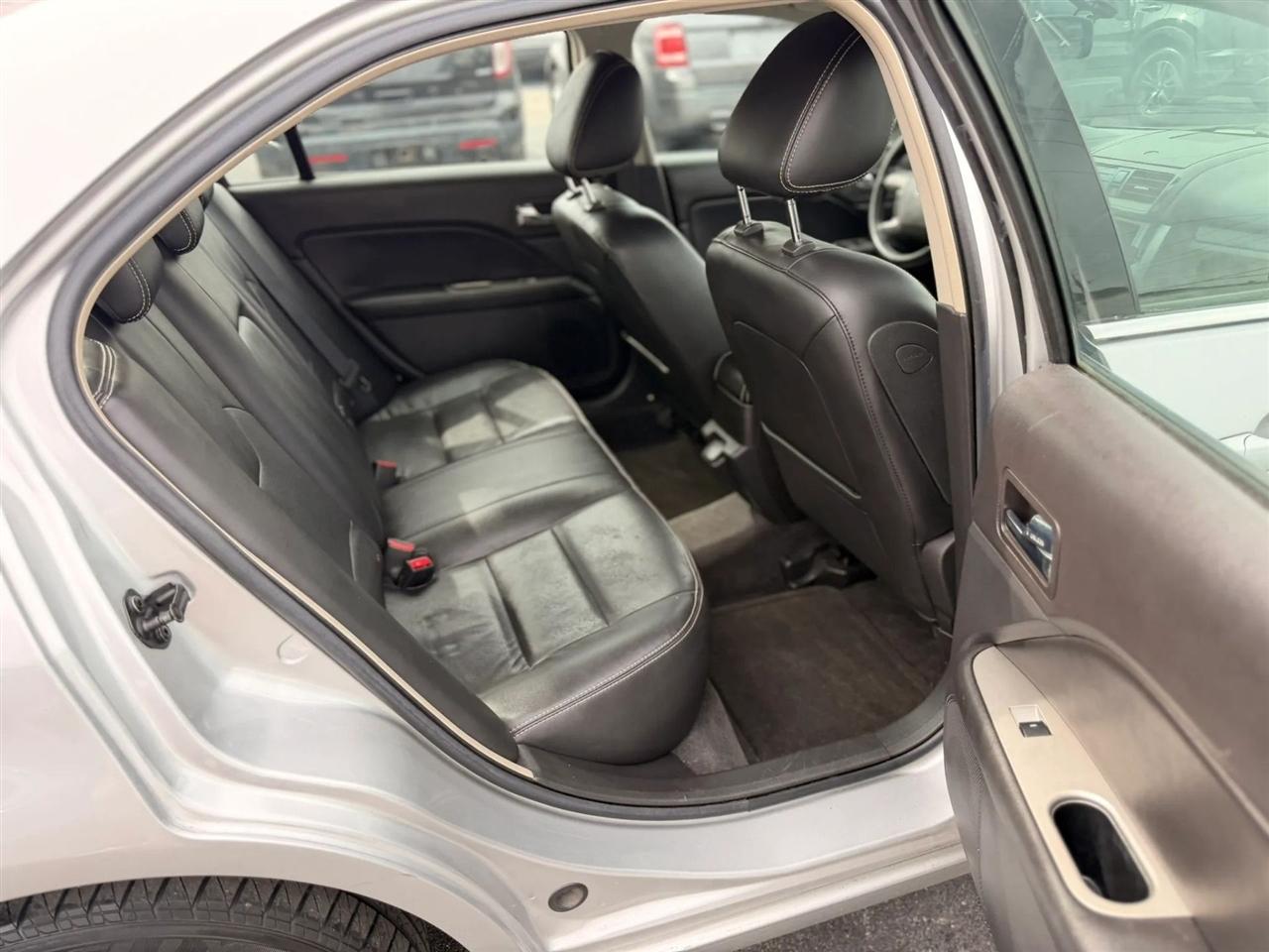 Ford Fusion Hybrid Sedan 2010
