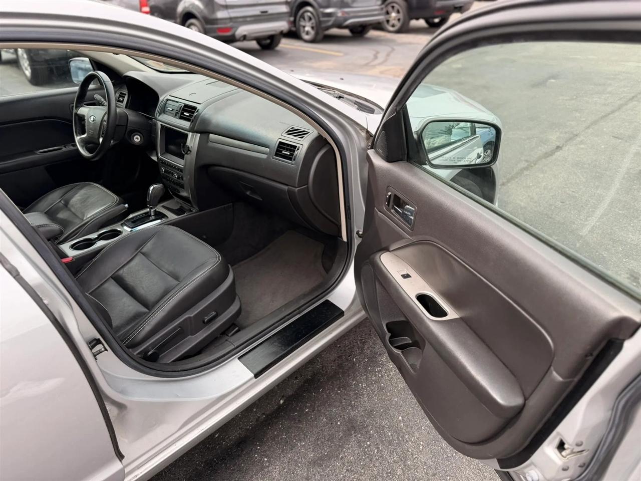 Ford Fusion Hybrid Sedan 2010