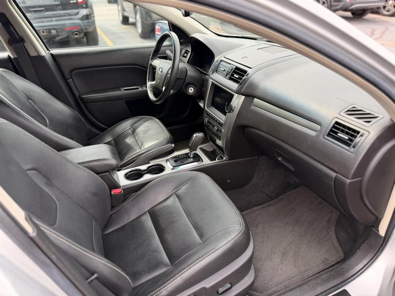 Ford Fusion Hybrid Sedan 2010